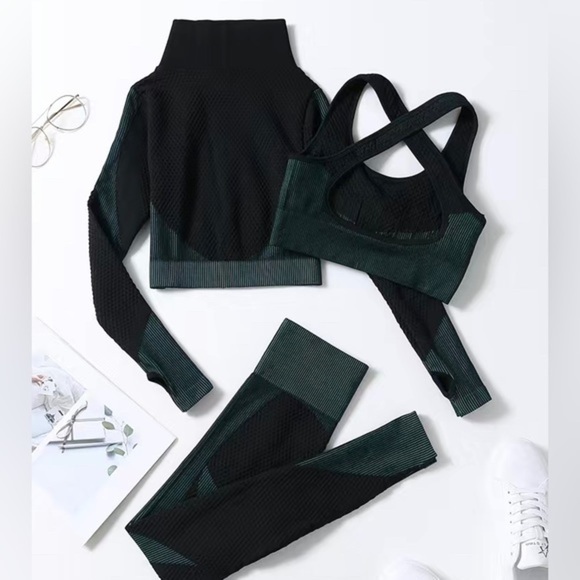 3-piece set: leggings, sports bra, & cropped zip jacket | Black & Forest Green - Picture 5 of 15